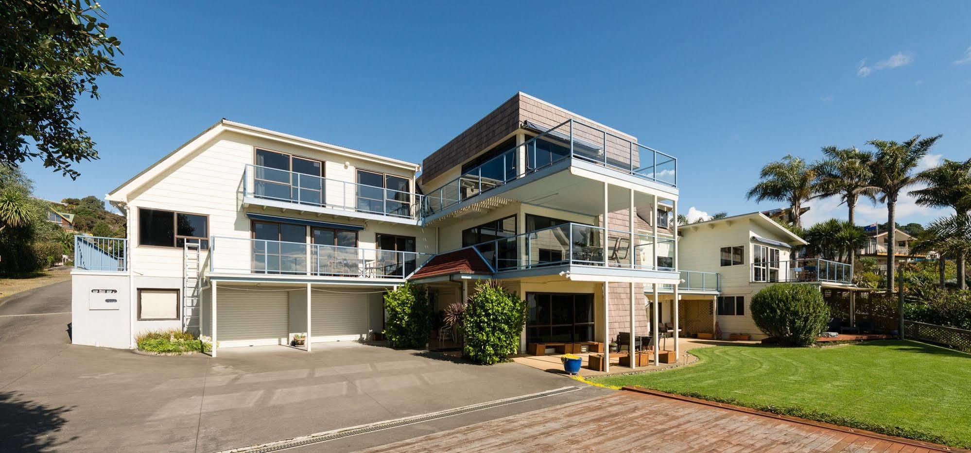 By The Bay Beachfront Apartments Mangonui Exteriér fotografie